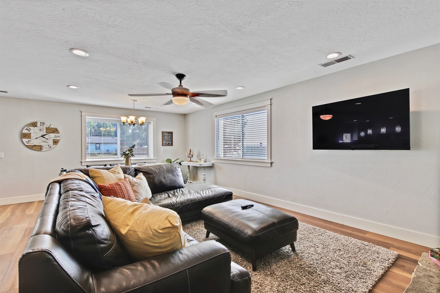 northside-cozy-updated-farmhouse/