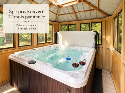La Sieste, Private Hot Tub, Beach, Kayaks &Treetop