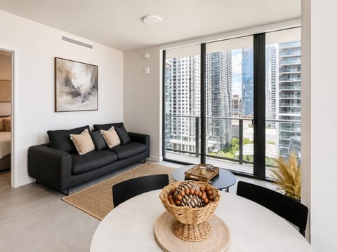 New 2026 Condo 270° Bay View Downtown 2BR Massive Amenities