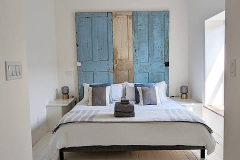 King size bedroom