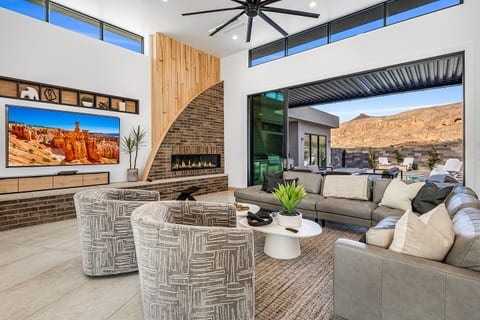 Luxury Copper Rock Retreat | Pool, Spa, Views