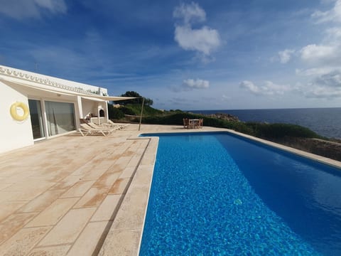 Haus in Meeresnähe, privater Pool, Panoramablick