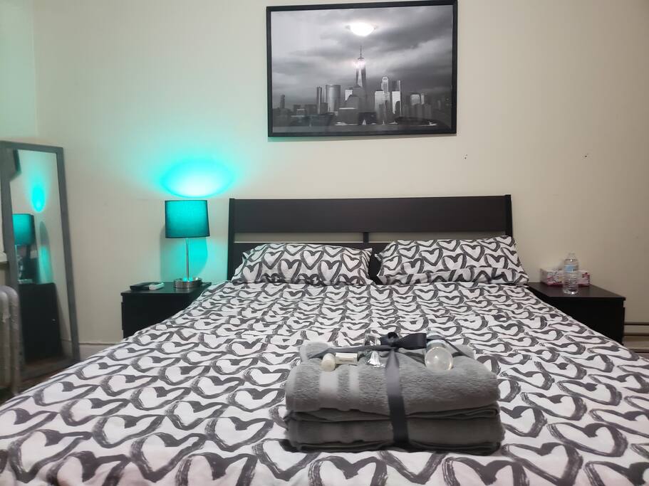 XL clean room in Manhattan, 1 block from subway! - New York