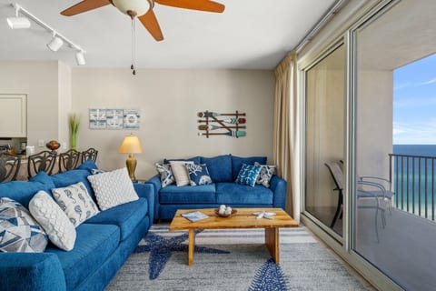 Living Room With Queen Sleeper Sofa