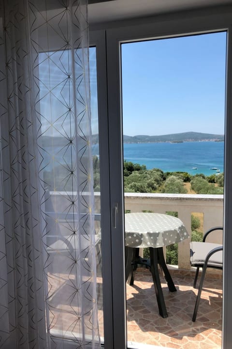 Apartments Delfini mit Panoramablick auf das Meer