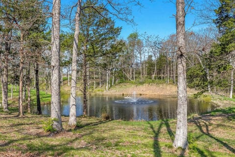 Indoor Park, 55 acres, Pickleball, Walking Trails!