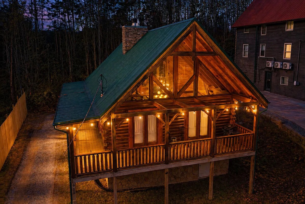 The Black Pine by Blue Ridge Signature Stays