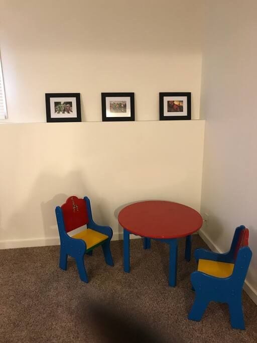 Gateway Suite | Cozy 2BR nr Hospital & Trails - Calgary