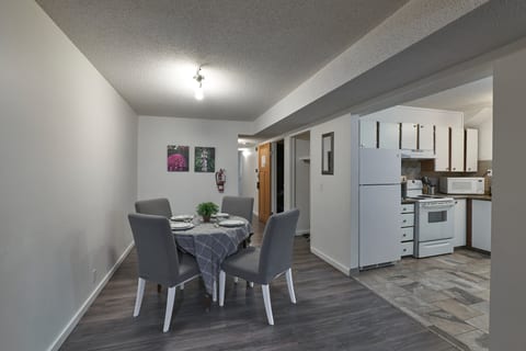 Gateway Suite | Cozy 2BR nr Hospital & Trails