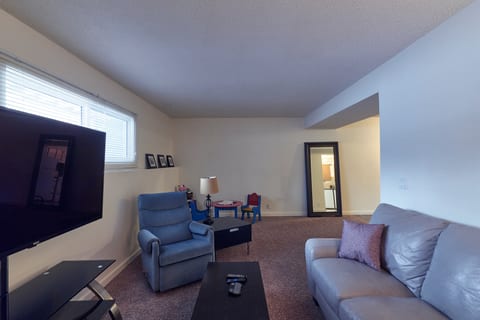 Gateway Suite | Cozy 2BR nr Hospital & Trails