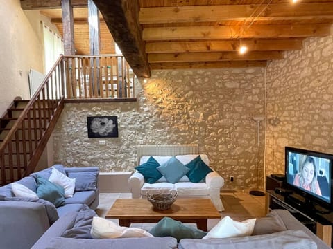 La Fleur de Savignac · 3 bd, pool, views, partial A/C