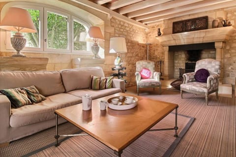 Maison de Domme - Charming Dordogne villa air-con, pool, views