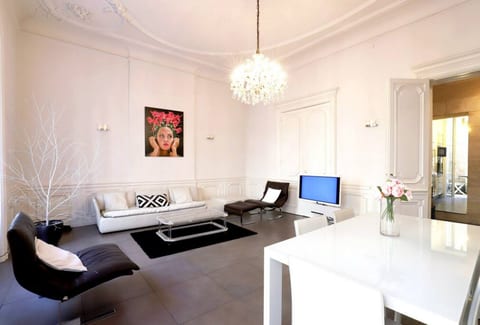 Bordeaux City Garden - Luxury, spacious, patio, near public gardens