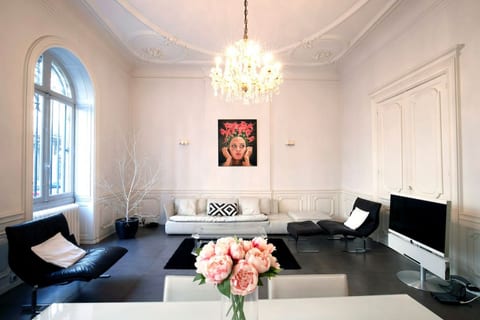 Bordeaux City Garden - Luxury, spacious, patio, near public gardens
