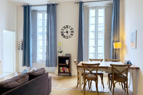 Key to Bordeaux - fairytale view, 2 bd + elevator