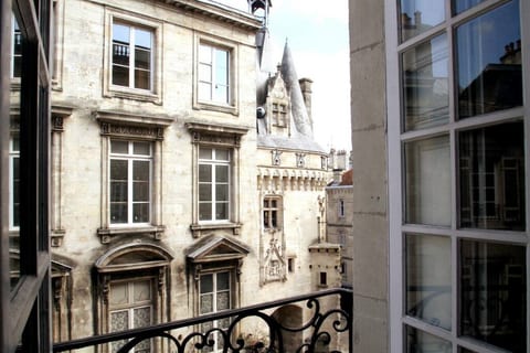 Key to Bordeaux - fairytale view, 2 bd + elevator