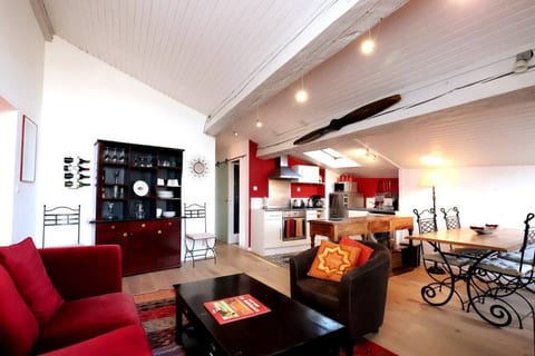 Bordeaux Terrace -  amazing view, air-conditioning, elevator