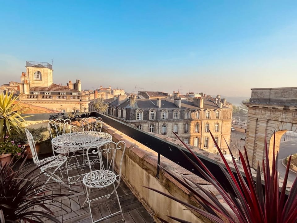 Bordeaux Terrace - amazing view, air-conditioning, elevator - Bordeaux