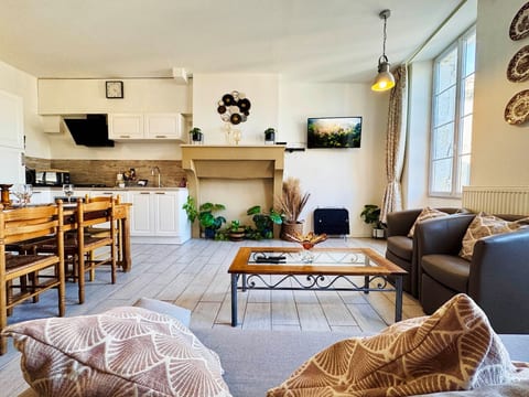 Maison du Marché - Charming Townhouse in the Heart of Monségur