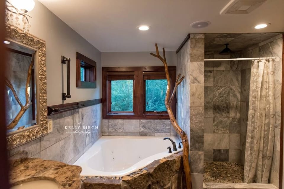 Tree House Luxury Stay - Cottage Grove