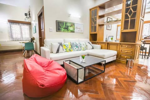 Chang Moi 5BR Townhouse. Walk to Old City