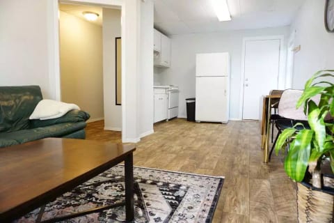 2 Bedroom Apartment near Downtown Huron