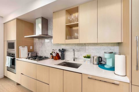 Charming Modern Close2Seawall 2bdrm/2bth