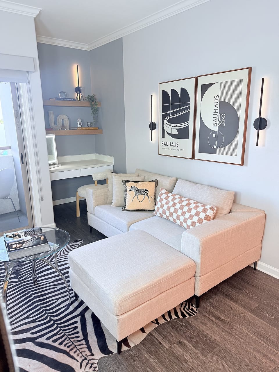 Mid – Wilshire blvd. Prime Location - Pool, Gym image 1