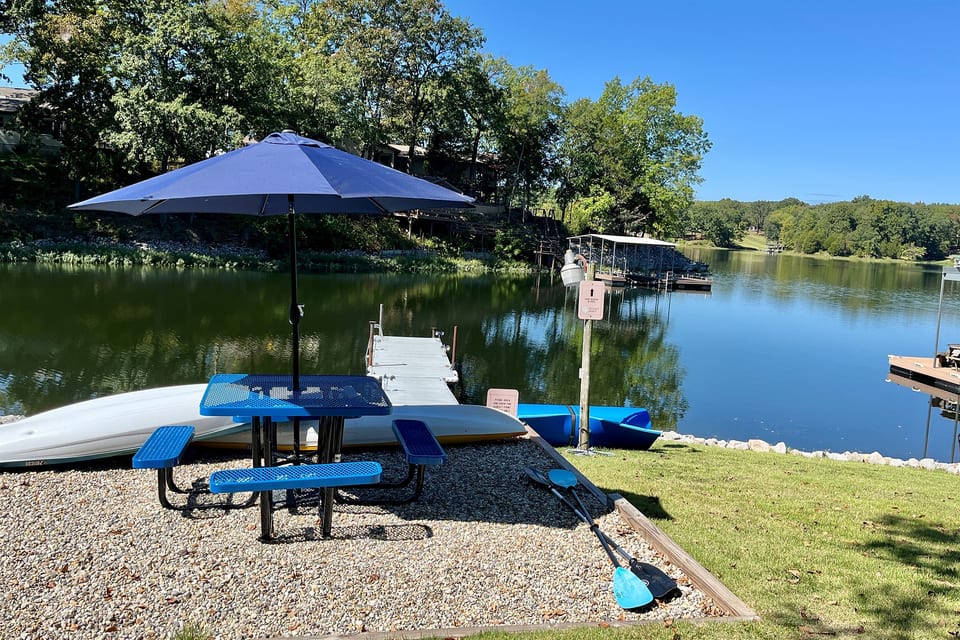 2 kayaks and a small but very useful straight dock.