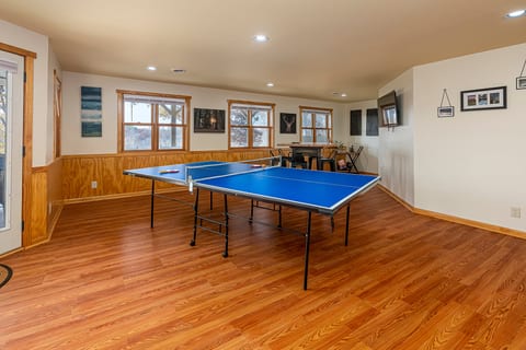 Ping pong and games on site