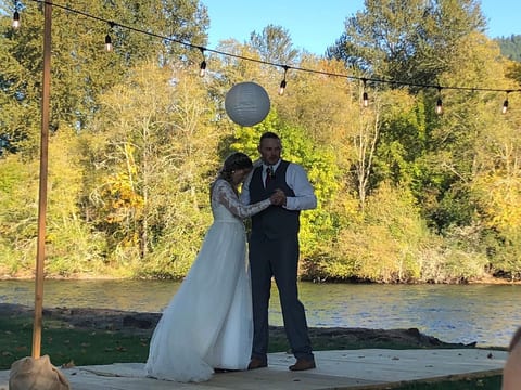 This is a great place for weddings, anniversaries, retreats, small events, Instagram photo opportunities, senior pics, and more. Easy to find and easy to love.
