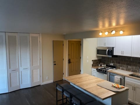 Resort Condo with Pools & Hot Tub