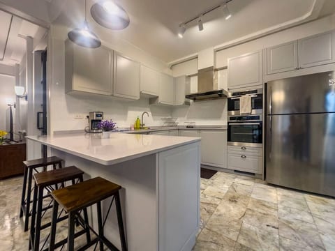 4 BR Home near Old City/Airport
