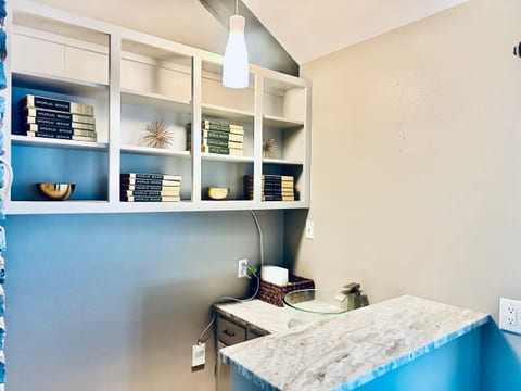 Spacious, cozy home 2 min to I-12, food & shopping