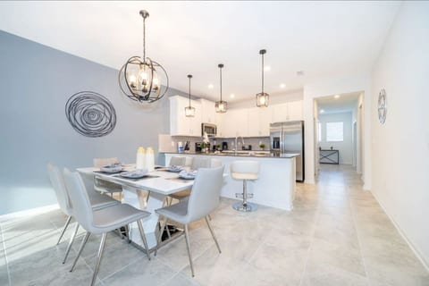 Magic Awaits: Modern 3BR Family Retreat