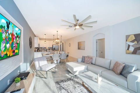Magic Awaits: Modern 3BR Family Retreat