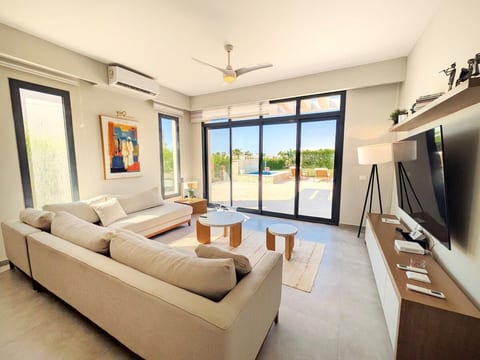 Stylish Somabay Villa Near Mesca Beach & Pool 3BR image 5
