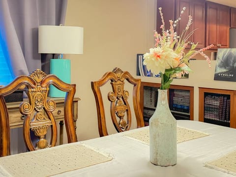 Private Quiet Clean Room in Lovely + Quiet House!