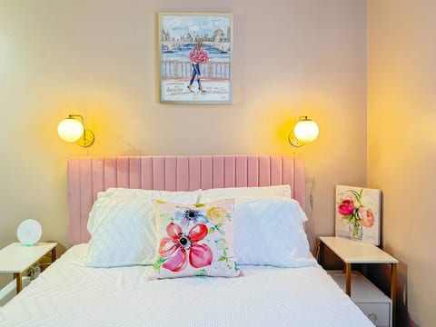 Private Quiet Clean Room in Lovely + Quiet House!