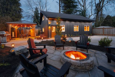 Timber & Tide: Luxury Home w/Barrel Sauna, AC, Secret Attic + Mins to Water