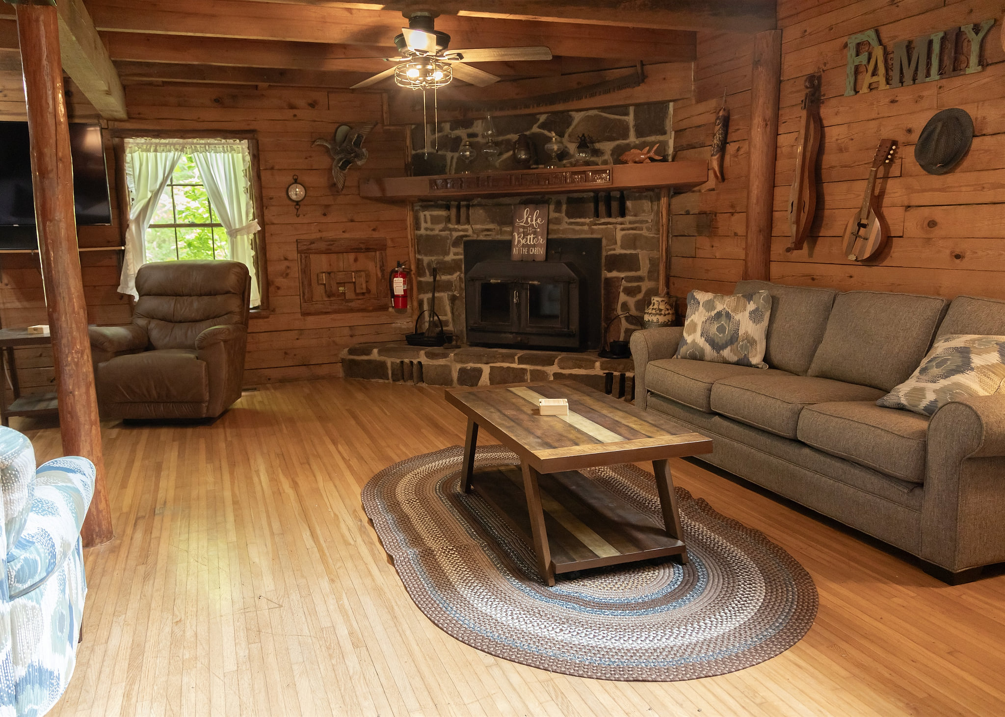 Ozarks Cozy Creek Cabin