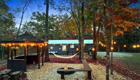 Casita private backyard on a quiet ridge with firepit