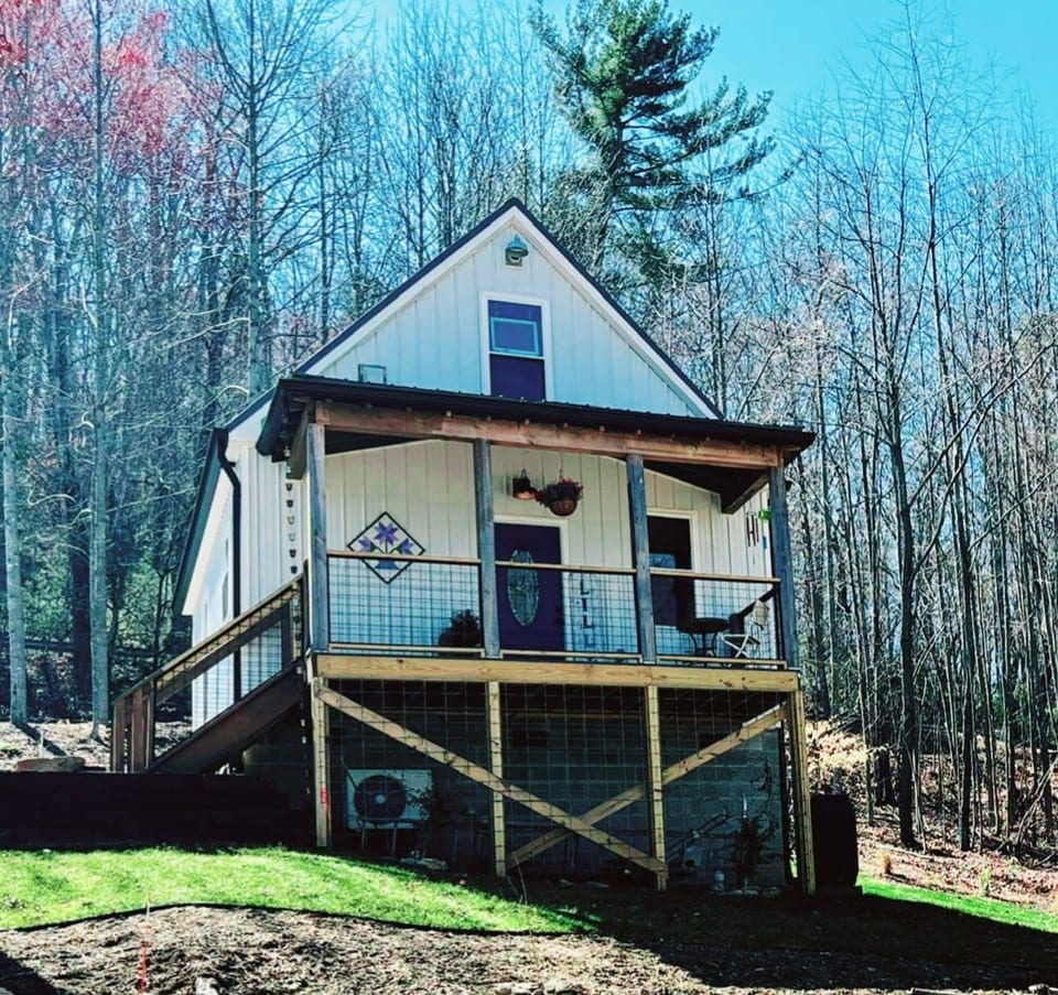 Lillys Cottage on Brushy Mt image 1