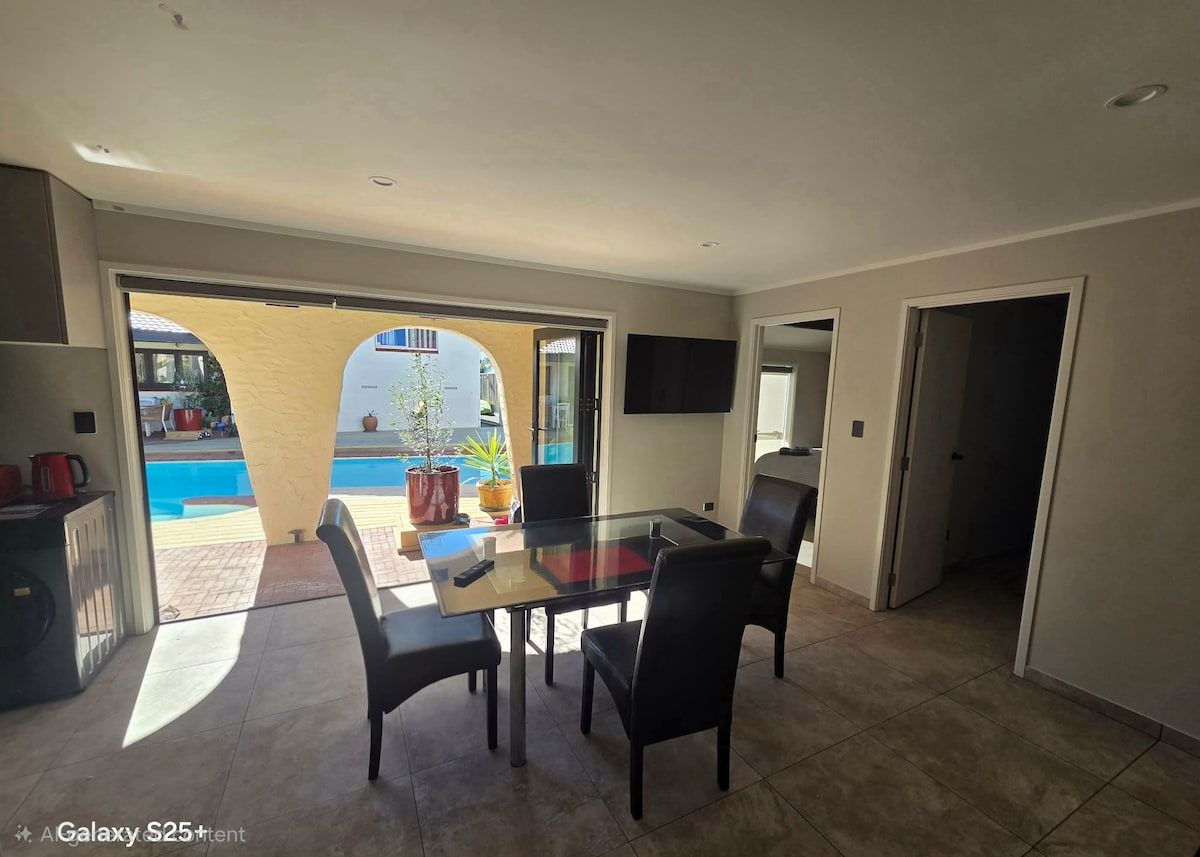 Private Mediterraneen Oasis with Saltwater pool image 1