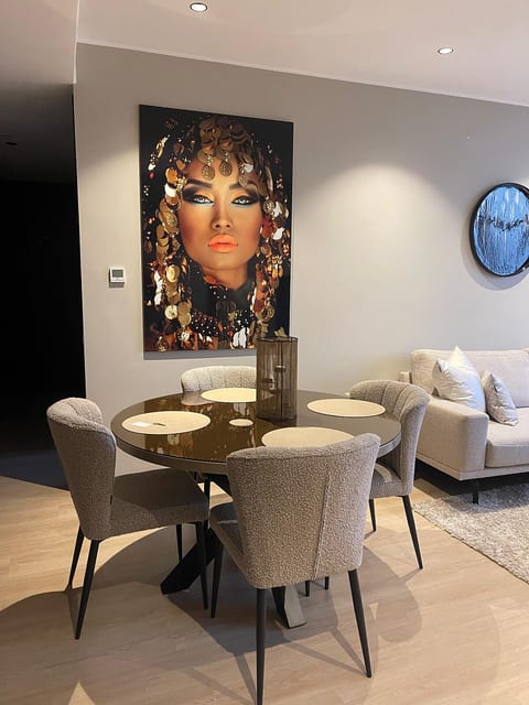 Hilton penthouse City Center 14 image 3