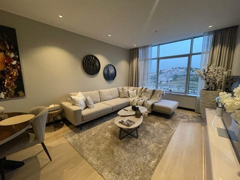 Hilton penthouse City Center 14 image 5