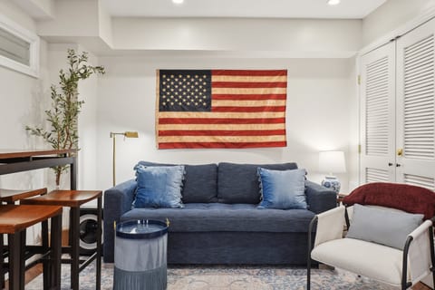 Capitol Hill East • Free Parking • 5-min to Metro • RFK