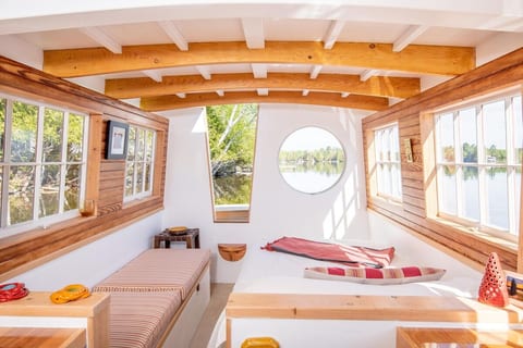 Houseboat ROAM in Lakeville, Maine