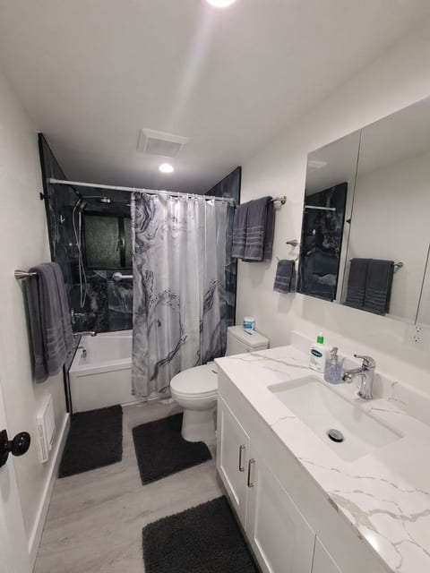 Bathroom of bedroom 9