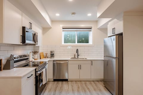 Haven Stay | Cozy Private Basement image 4